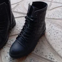 پوتین دخترانه شنل|کیف، کفش، کمربند|صحنه, |دیوار