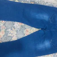 شلوار لی زنانه|لباس|رباط‌کریم, رباط‌کریم|دیوار