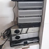 تعدادی پلی استیشن و گیرنده دیجتال فروشی