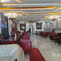 همکار خانم با روابط عمومی بالا و درآمد عالی