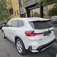 بی ام و ix1 صفر