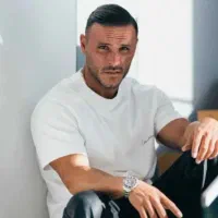 نیازمند نفر برای رفتن کنسرت