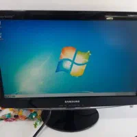 میز کامپیوتر و کامپیوتر