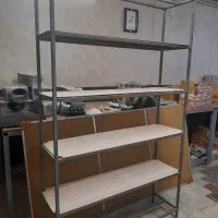 میز کار و قفسه فلزی