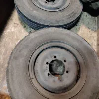 یک جفت رینگ و لاستیک جلو نیسان