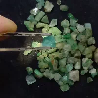 سنگ راف زمرد افغان اصل