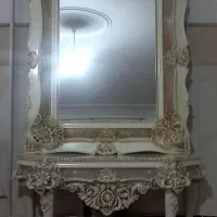 ایینه و میز