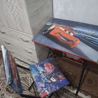 میزتحریر تاشو‌ ب همراه صندلی سالم تمیز در حد نو