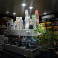 نیازمندآشپز فست فود و نیرو ساده