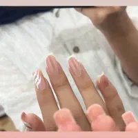 خدمات کاشت ناخن با‌ متریال روسی