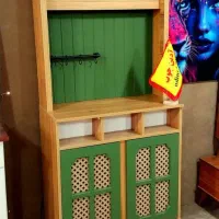 کار.  گری انجام میدم.  شرایطم بده