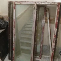 پنجره ی فلزی