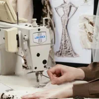 خیاط راسته دوز ماهر/کار برای بیرون نداریم