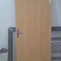 درب چوبی سالم و پنجره کوچک|مصالح و تجهیزات ساختمان|بهبهان, |دیوار