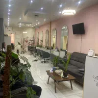 اجاره صندلی و تخت مژه در سالن زیبایی