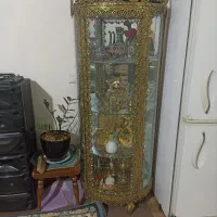 ویترین قدیمی برنجی