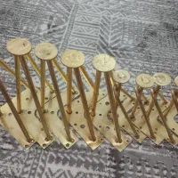 پایه فلزی طلایی