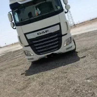 به راننده پایه یک کار با کشنده داف کمپرس