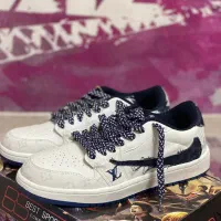 نایک|کیف، کفش، کمربند|هشتگرد, هشتگرد قدیم|دیوار