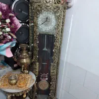 ساعت ایستاده و ویترین