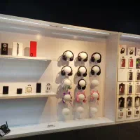 فروش ویترین و لوازم فروشگاه موبایل کامپیوتر لوکس