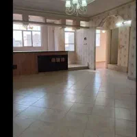 روبه روی فضای سبز غرق نور