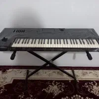 کیبورد کرگ KORG i3