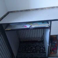 میز تحریر و کامپیوتر