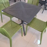 میز غذا خوری پلاستیکی