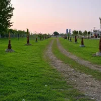 واقع در منطقه ای خوش آب و هوا و جنگلی