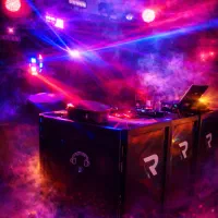 خدمات اجرای تخصصی دیجی ، کیفیتی تضمینی dj Dj