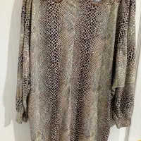 لباس در حد نو(برند)