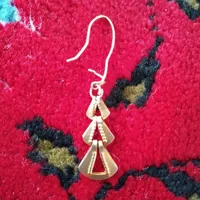 گمشده طلا یک لنگ گوشواره.