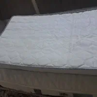 یک عدد  تشک تک نفره و یک  عدد یک و نیم ،عرض ۱۲۰