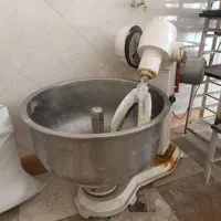 واگذاری کلیه لوازم کارگاه تولید کیک شیرینی در قم|فروشگاه و مغازه|قم, علی آباد سعدگان|دیوار