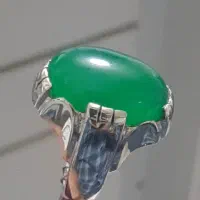 انگشتر نقره با نگین عقیق سبز آبدار