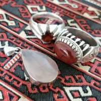 انگشتر عقیق یاقوت و آویز عقیق سوسنی