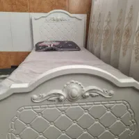 تخت نوجوان