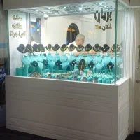 کارآموز برای فروشندگی طلا.دختر خانوم