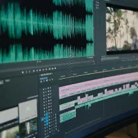 آموزش تدوین فیلم و کلیپ با نرم افزار premiere|خدمات آموزشی|بندرعباس, |دیوار