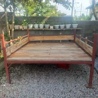 میز آهنی مخصوص سفره خانه