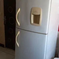 یخچال فریزر الکترو استیل سالم روشن