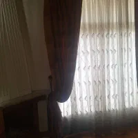 پرده پذیرایی حریر ترکیه و دکوری برنگ نسکافه ای
