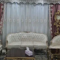 پرده و ساعت ایستاده