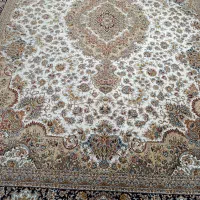 یک عدد فرش دوازده متری هفتصد شانه تراکم ۲۵۵۰