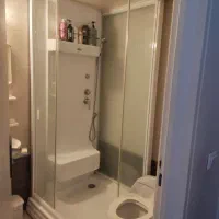 حمام شیشه ای زرین آب