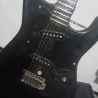 یک عدد گیتار