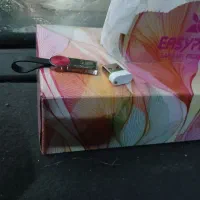 فلش سالم در حد نو وشارژر