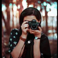 کارمند و پرزنتور فروش عکس قسمت عکاسی هتل پنج ستاره