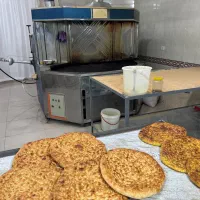 شاطر نانوایی بربری، همه کاره، تمام وقت